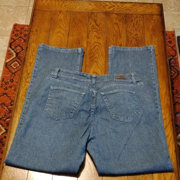 Riders By Lee Relaxed Fit Blue Jeans for Women.  Size 16 Long - Picture 3 of 11